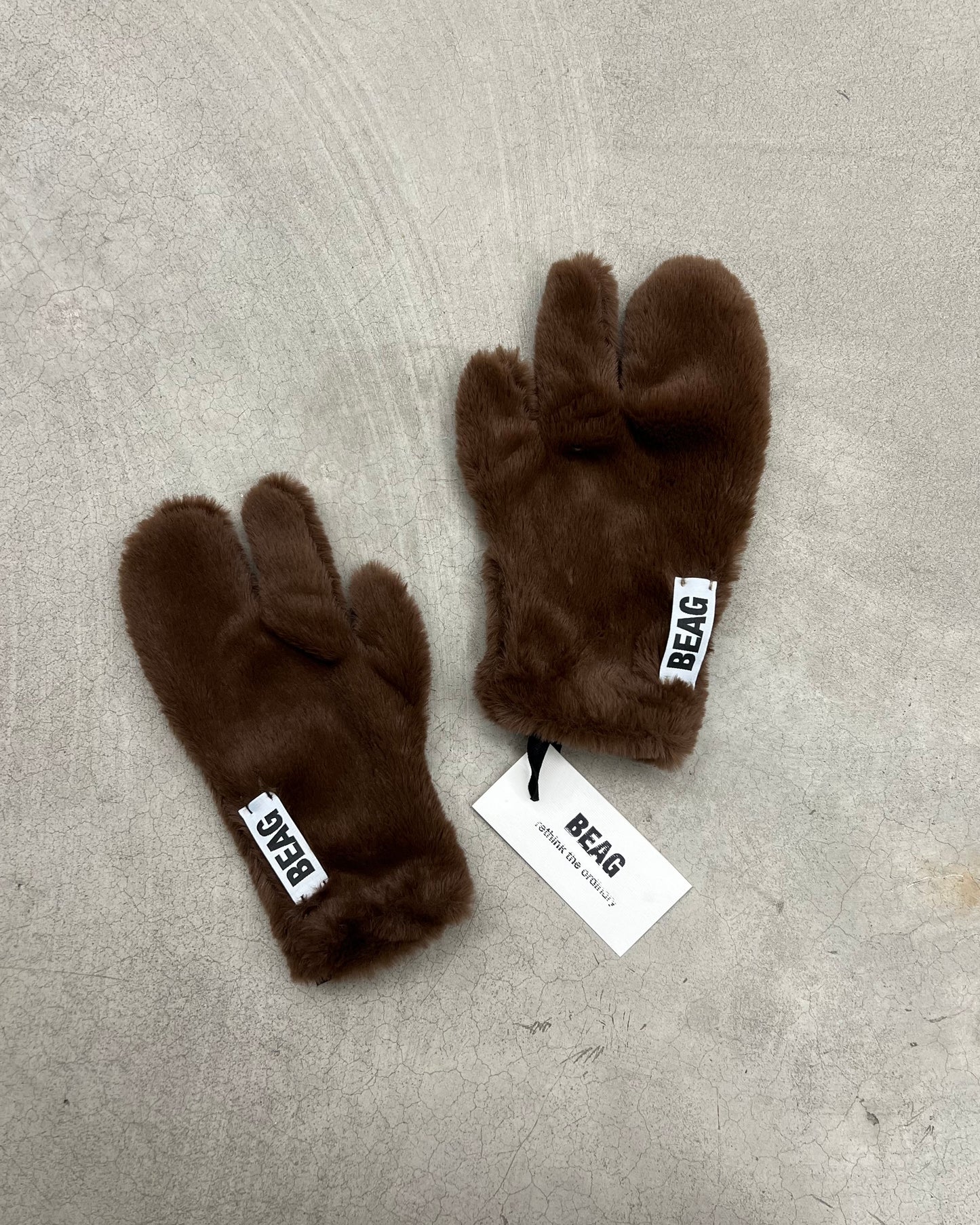 Guantes Tabi - pelo marrón